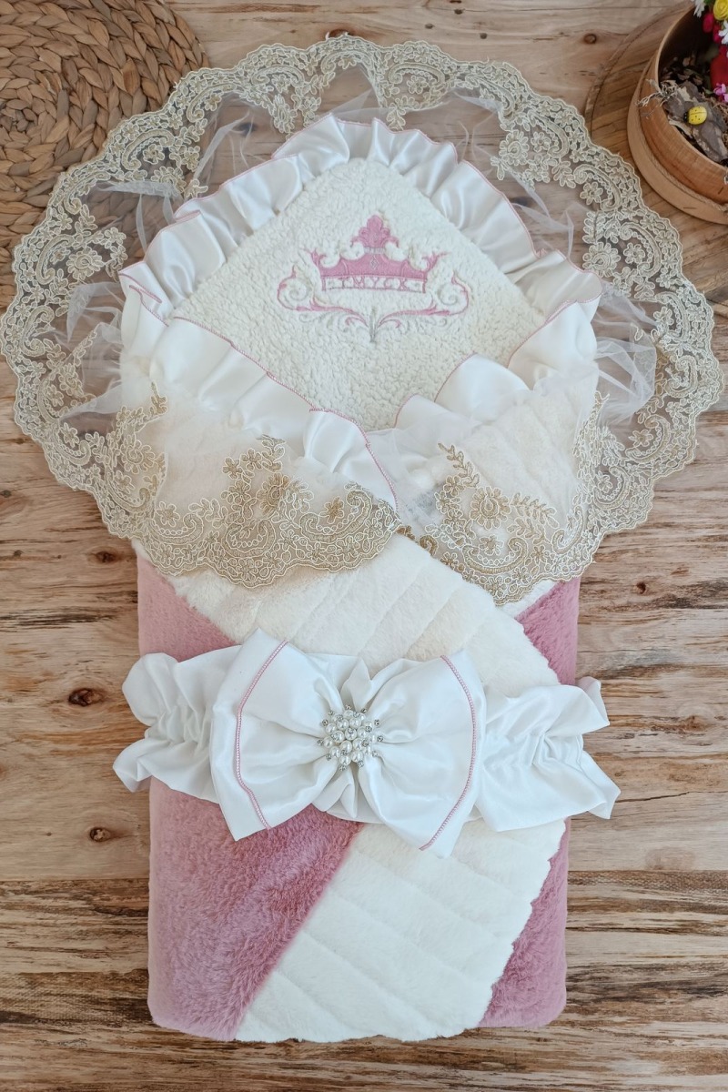 Yenidoğan Wool Yün Kumaş Taç Nakışlı Güpür Duvaklı Fiyonk Prizma Taş Unisex Kundak Bebek Battaniyesi