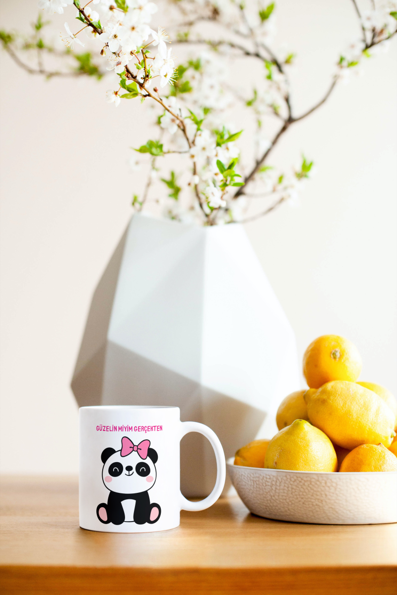 Güzelin Miyim Gerçekten Panda Baskılı Hediyelik Seramik 350 Ml Kupa Bardak