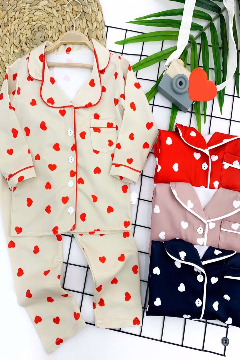 3-4-5-6 Yaş Kalp Baskılı Düğme Kapamalı 2li Kız Çocuk Pijama Takımı