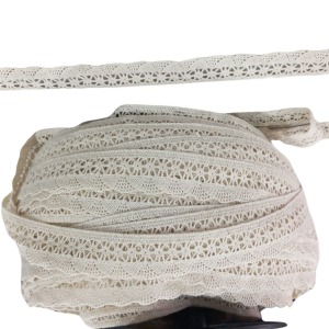 Kopanaki Dantel en 4 cm Şeritli Krem 1 Metre