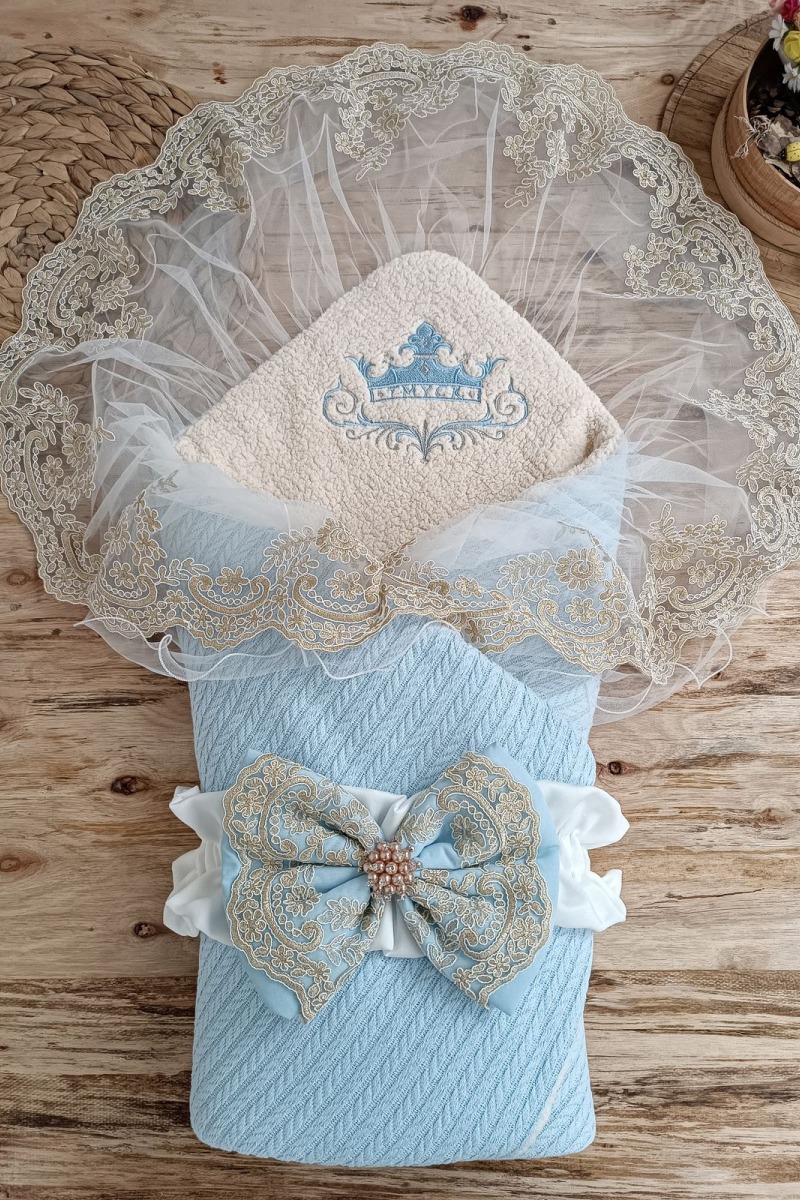 Yenidoğan Kuzulu Taç Nakış Güpürlü Fiyonklu Duvaklı Prizma Taş Unisex Kundak Bebek Battaniyesi